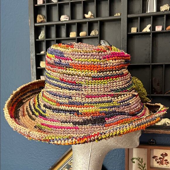 Multicolor Straw Hat with Green Flower Accent, In the Garden or at the Beach - Picture 12 of 15